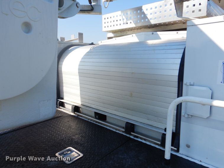 image for item FT9449 2011 Ford F550 Super Duty bucket truck