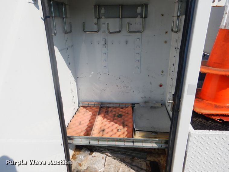 image for item FT9449 2011 Ford F550 Super Duty bucket truck