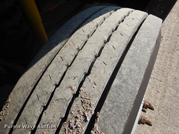 image for item FT9449 2011 Ford F550 Super Duty bucket truck