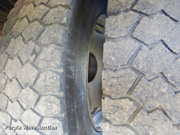 image for item FT9449 2011 Ford F550 Super Duty bucket truck