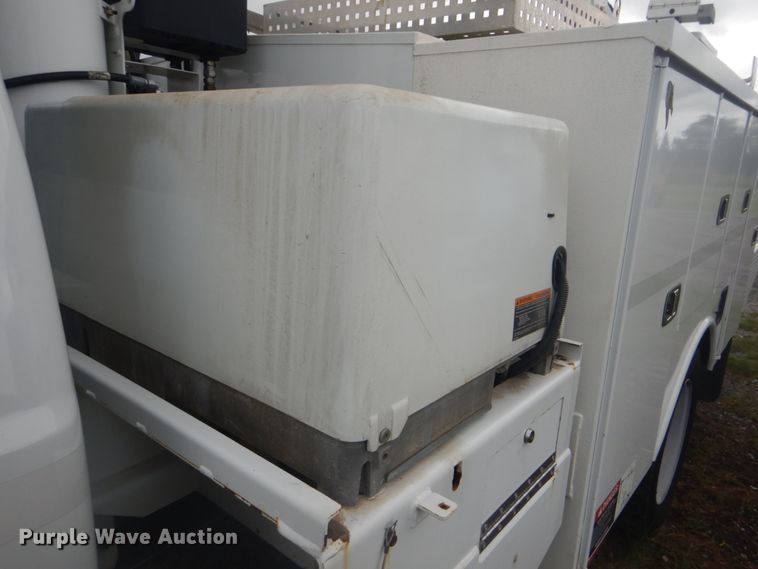 image for item FT9449 2011 Ford F550 Super Duty bucket truck