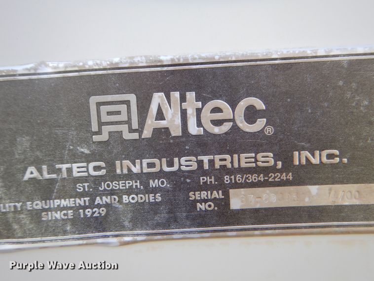 image for item FT9451 2000 International 4900 bucket ruck