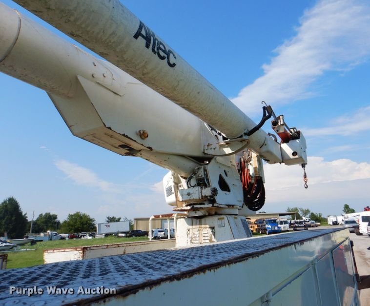 image for item FT9451 2000 International 4900 bucket ruck