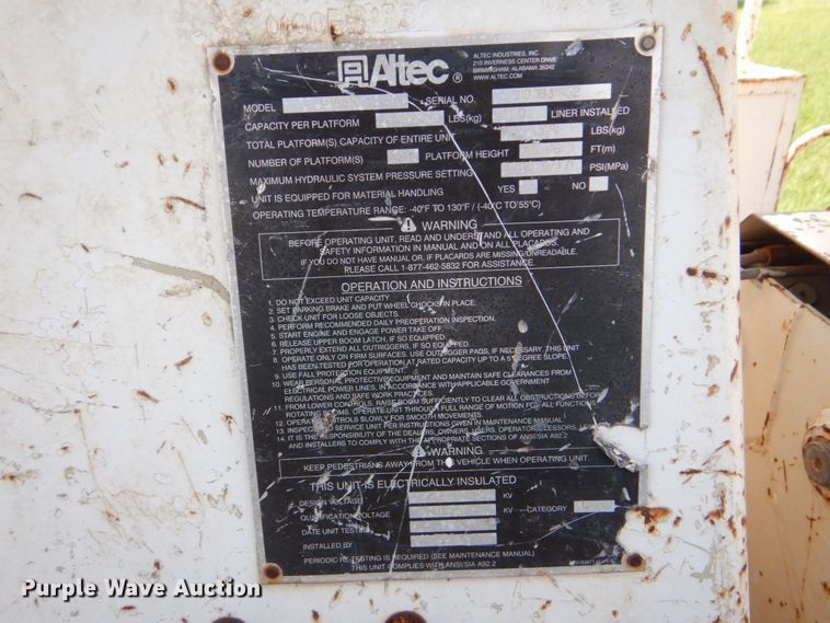 image for item FT9451 2000 International 4900 bucket ruck