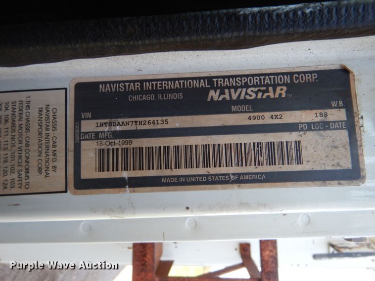 image for item FT9451 2000 International 4900 bucket ruck