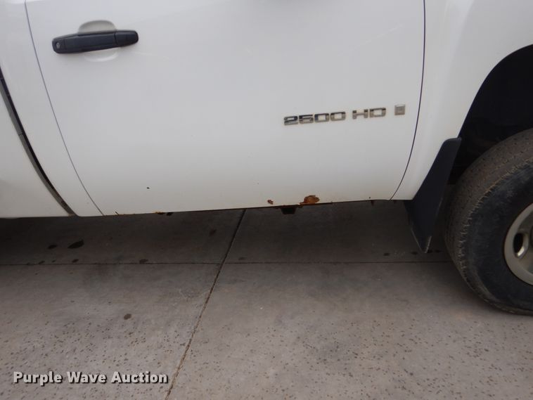 image for item FU9421 2008 Chevrolet Silverado 2500HD pickup truck