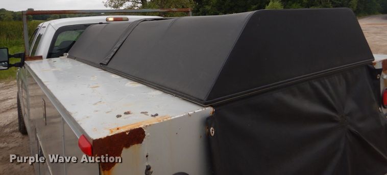 image for item FU9423 2009 Ford F350 Super Duty SuperCab utility bed pickup truck