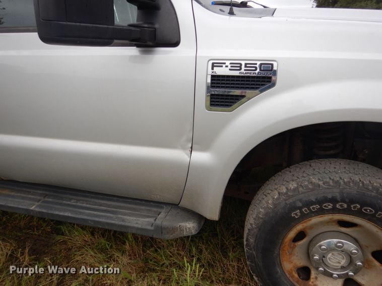image for item FU9423 2009 Ford F350 Super Duty SuperCab utility bed pickup truck