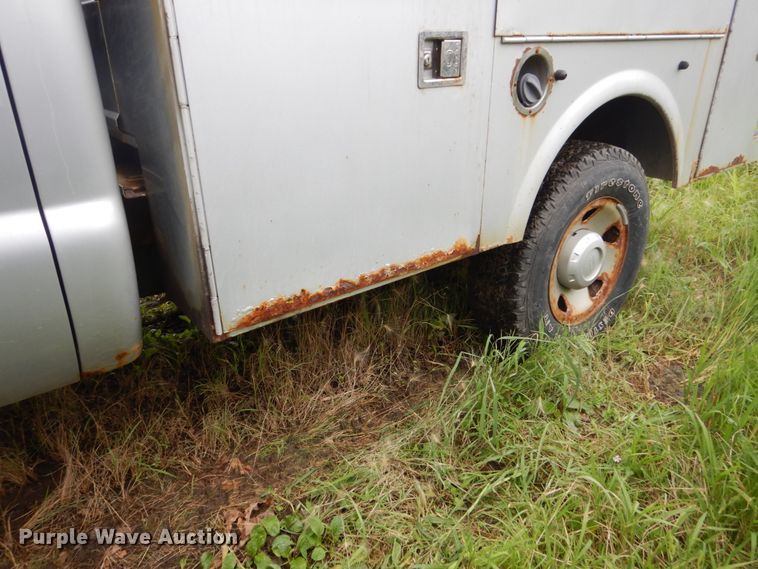 image for item FU9423 2009 Ford F350 Super Duty SuperCab utility bed pickup truck