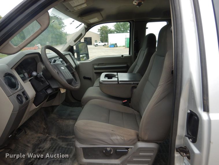 image for item FU9423 2009 Ford F350 Super Duty SuperCab utility bed pickup truck