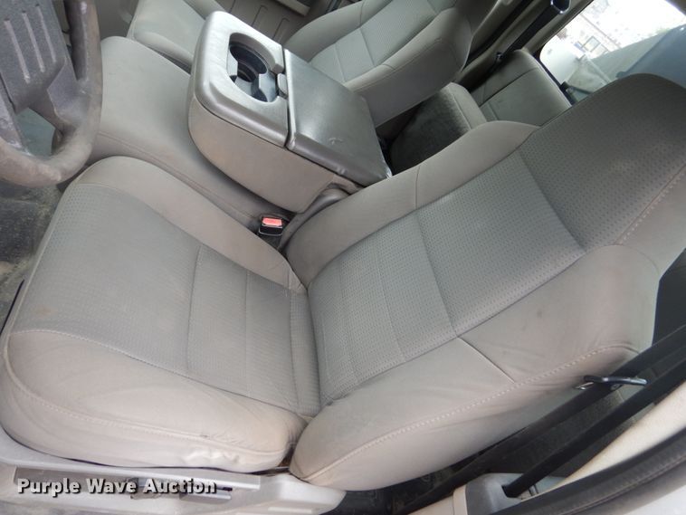 image for item FU9423 2009 Ford F350 Super Duty SuperCab utility bed pickup truck