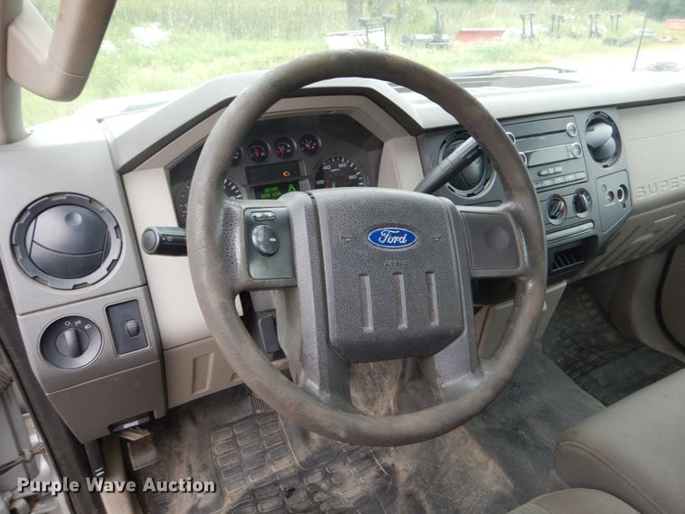 image for item FU9423 2009 Ford F350 Super Duty SuperCab utility bed pickup truck