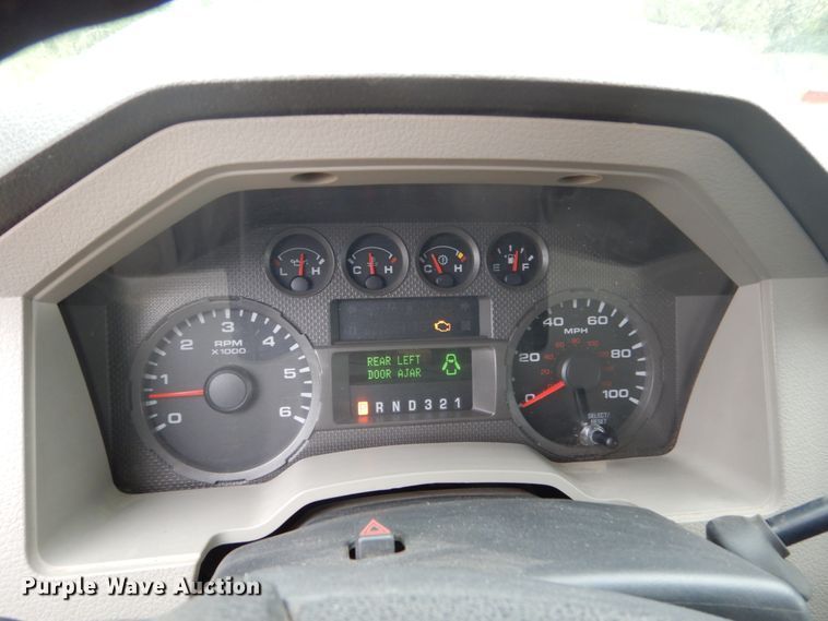 image for item FU9423 2009 Ford F350 Super Duty SuperCab utility bed pickup truck