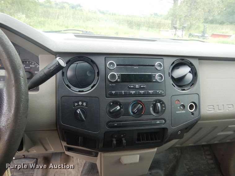 image for item FU9423 2009 Ford F350 Super Duty SuperCab utility bed pickup truck