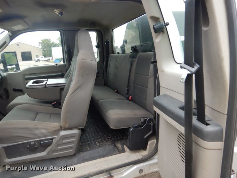 image for item FU9423 2009 Ford F350 Super Duty SuperCab utility bed pickup truck