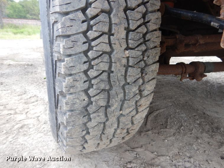 image for item FU9423 2009 Ford F350 Super Duty SuperCab utility bed pickup truck