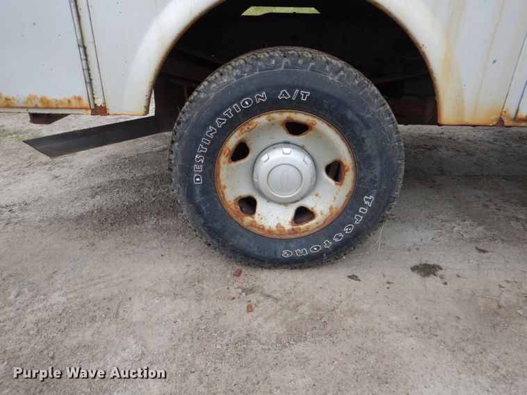 image for item FU9423 2009 Ford F350 Super Duty SuperCab utility bed pickup truck