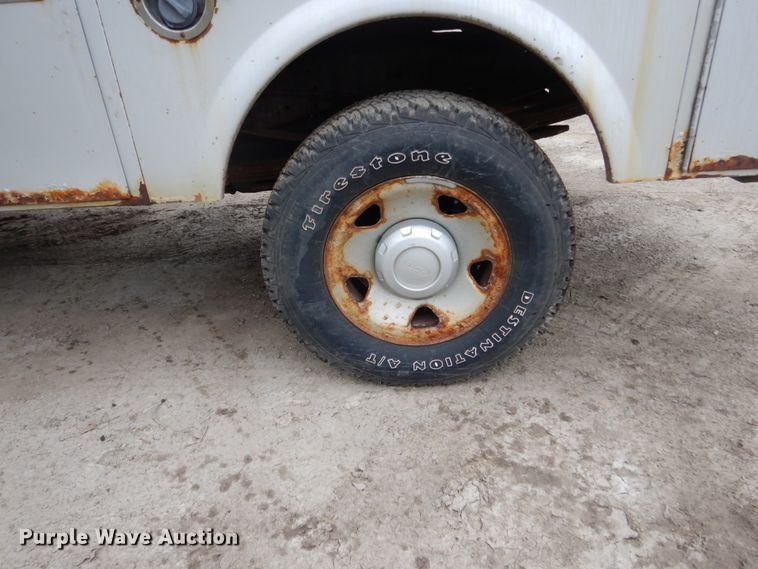 image for item FU9423 2009 Ford F350 Super Duty SuperCab utility bed pickup truck