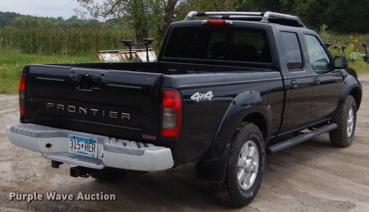 image for item FU9424 2004 Nissan Frontier Crew Cab pickup truck