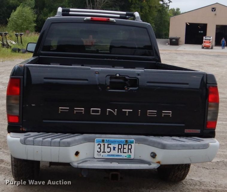 image for item FU9424 2004 Nissan Frontier Crew Cab pickup truck