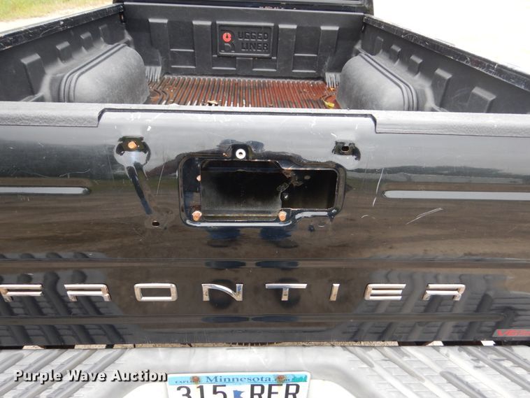 image for item FU9424 2004 Nissan Frontier Crew Cab pickup truck