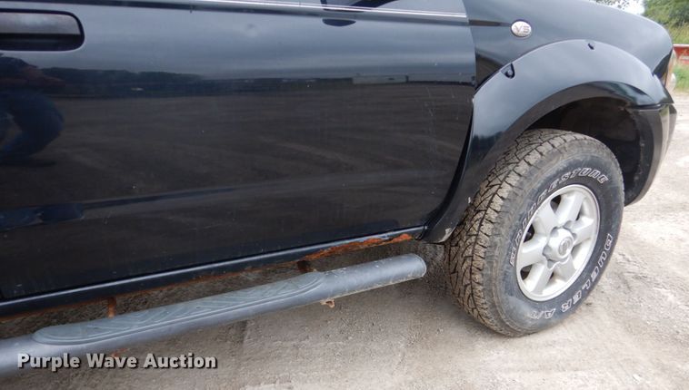 image for item FU9424 2004 Nissan Frontier Crew Cab pickup truck