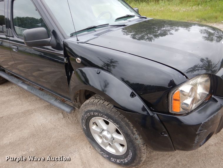 image for item FU9424 2004 Nissan Frontier Crew Cab pickup truck