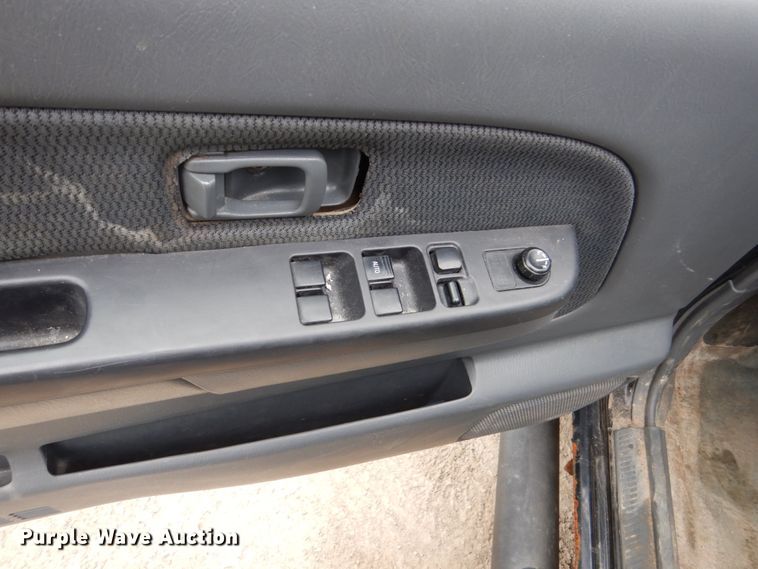 image for item FU9424 2004 Nissan Frontier Crew Cab pickup truck