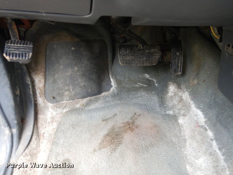 image for item FU9424 2004 Nissan Frontier Crew Cab pickup truck