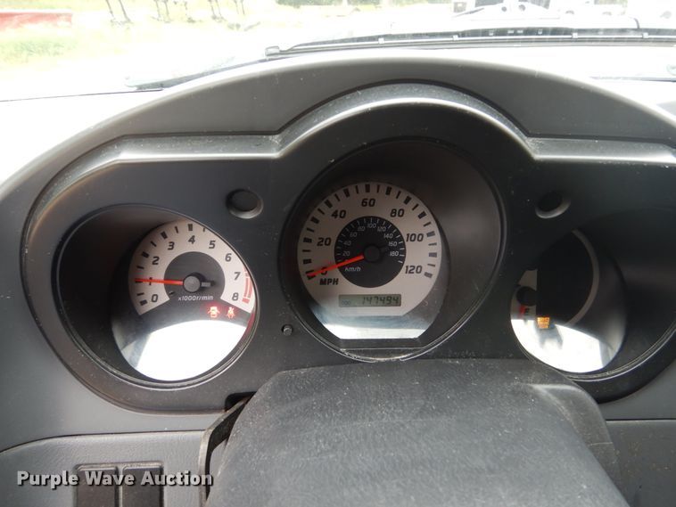 image for item FU9424 2004 Nissan Frontier Crew Cab pickup truck