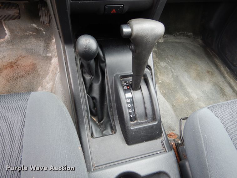 image for item FU9424 2004 Nissan Frontier Crew Cab pickup truck