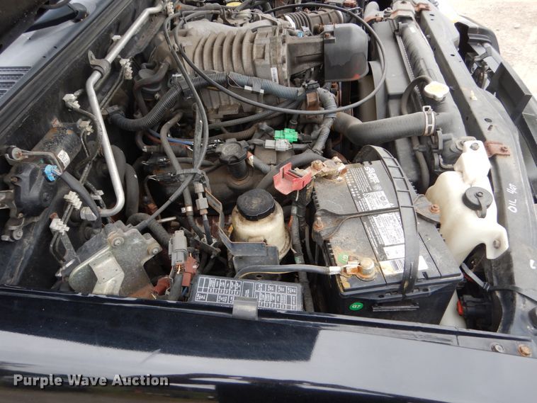 image for item FU9424 2004 Nissan Frontier Crew Cab pickup truck