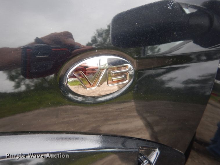 image for item FU9424 2004 Nissan Frontier Crew Cab pickup truck