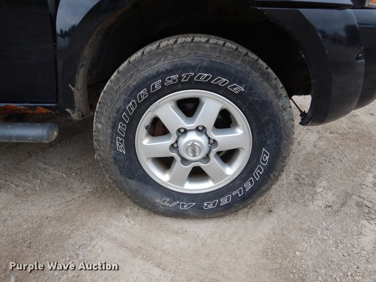 image for item FU9424 2004 Nissan Frontier Crew Cab pickup truck