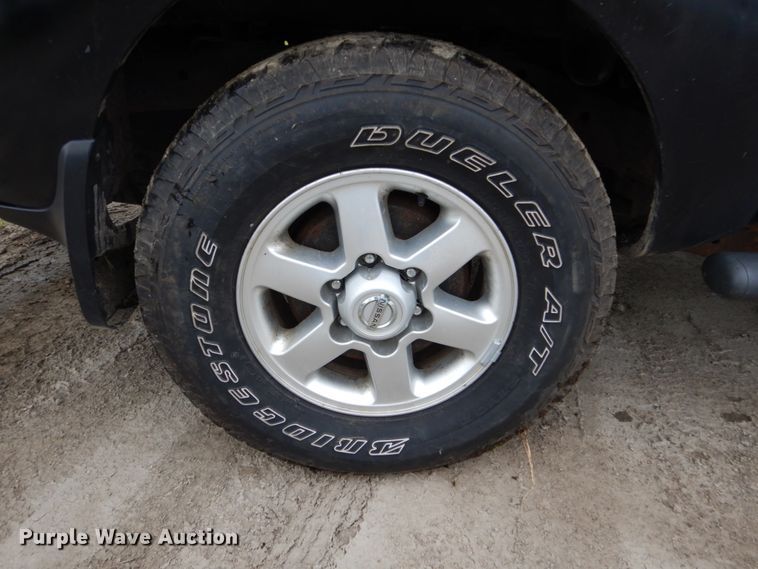 image for item FU9424 2004 Nissan Frontier Crew Cab pickup truck