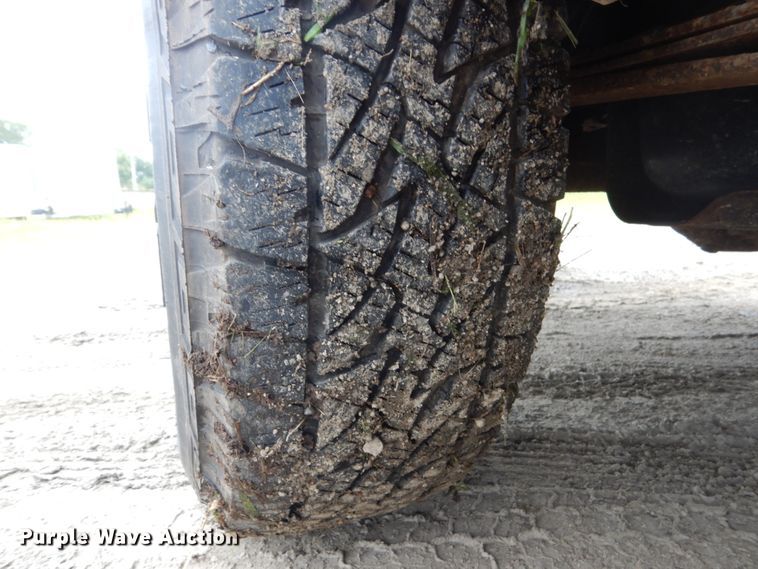 image for item FU9424 2004 Nissan Frontier Crew Cab pickup truck