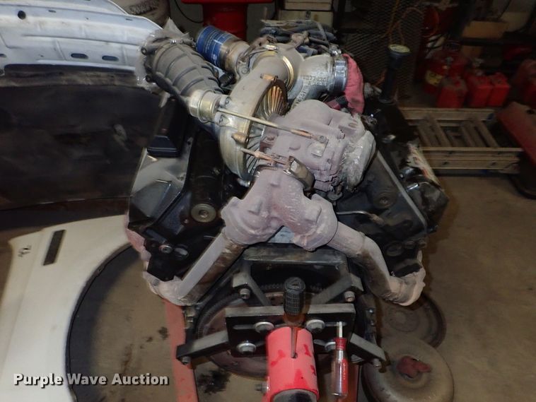 image for item GB9349 2001 International B250 7.3L V8 diesel engine