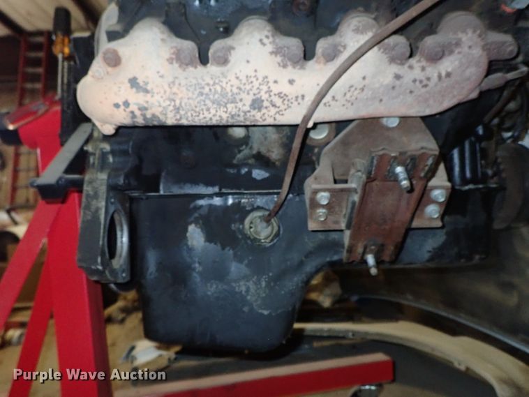 image for item GB9349 2001 International B250 7.3L V8 diesel engine