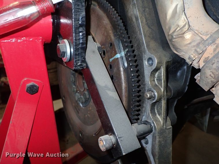 image for item GB9349 2001 International B250 7.3L V8 diesel engine