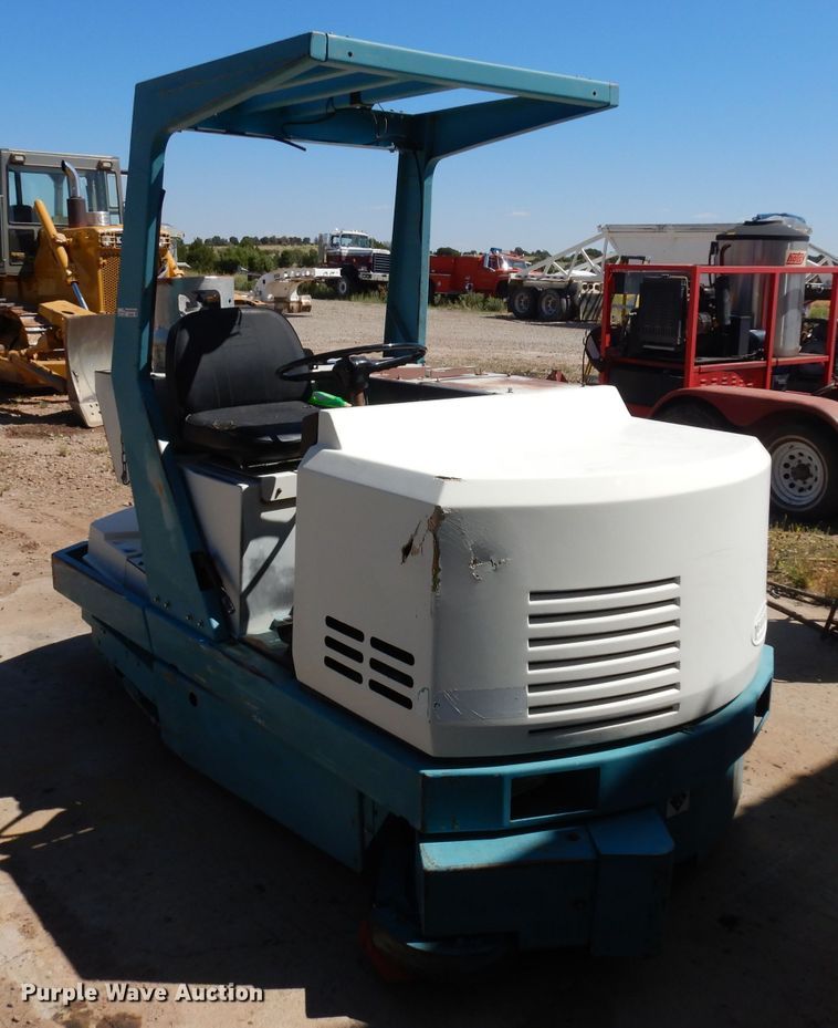 image for item GG9086 Tennant sweeper