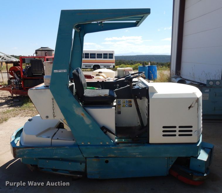 image for item GG9086 Tennant sweeper
