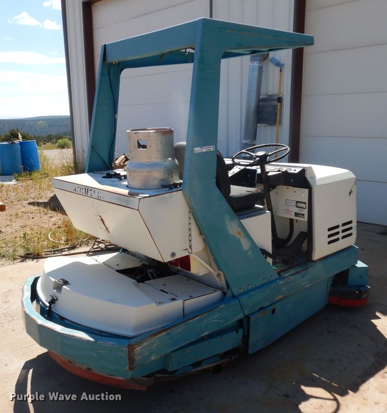 image for item GG9086 Tennant sweeper