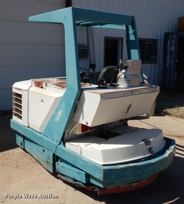 image for item GG9086 Tennant sweeper