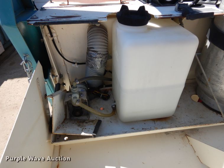 image for item GG9086 Tennant sweeper