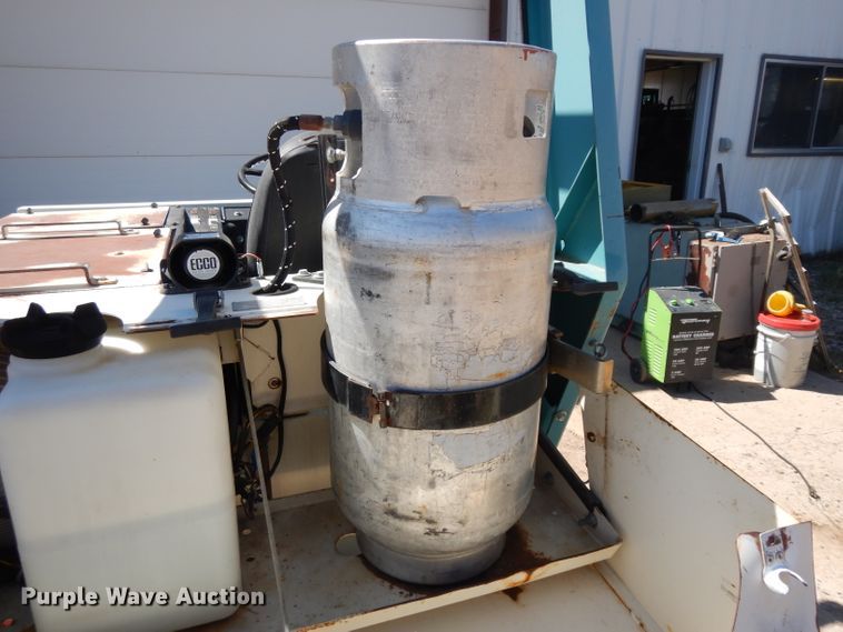 image for item GG9086 Tennant sweeper