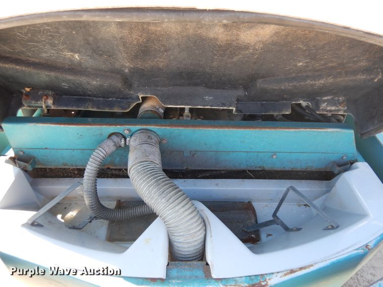 image for item GG9086 Tennant sweeper