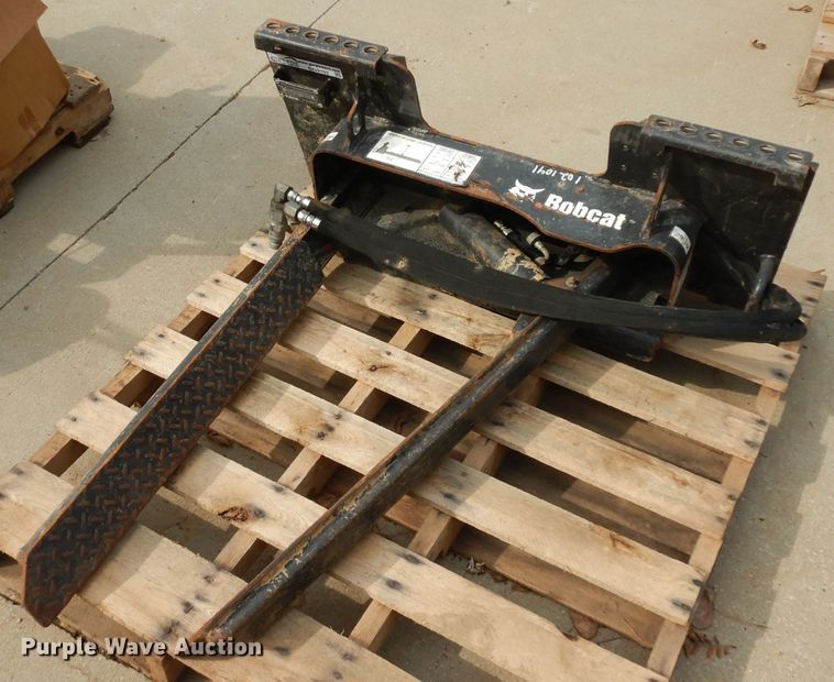 image for item GG9102 Bobcat skid steer tree forks