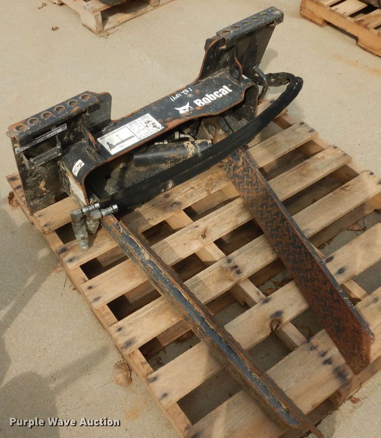 image for item GG9102 Bobcat skid steer tree forks