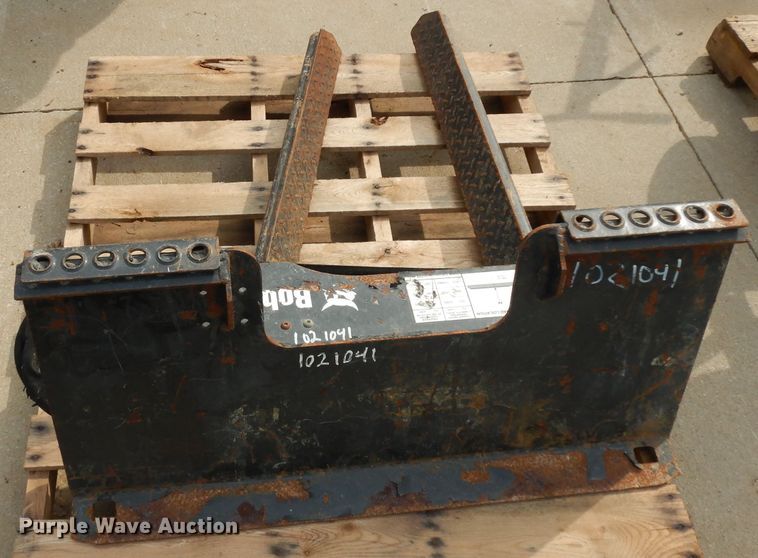 image for item GG9102 Bobcat skid steer tree forks