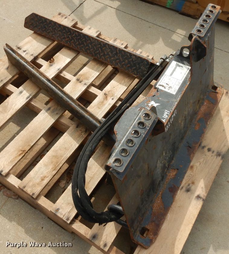 image for item GG9102 Bobcat skid steer tree forks